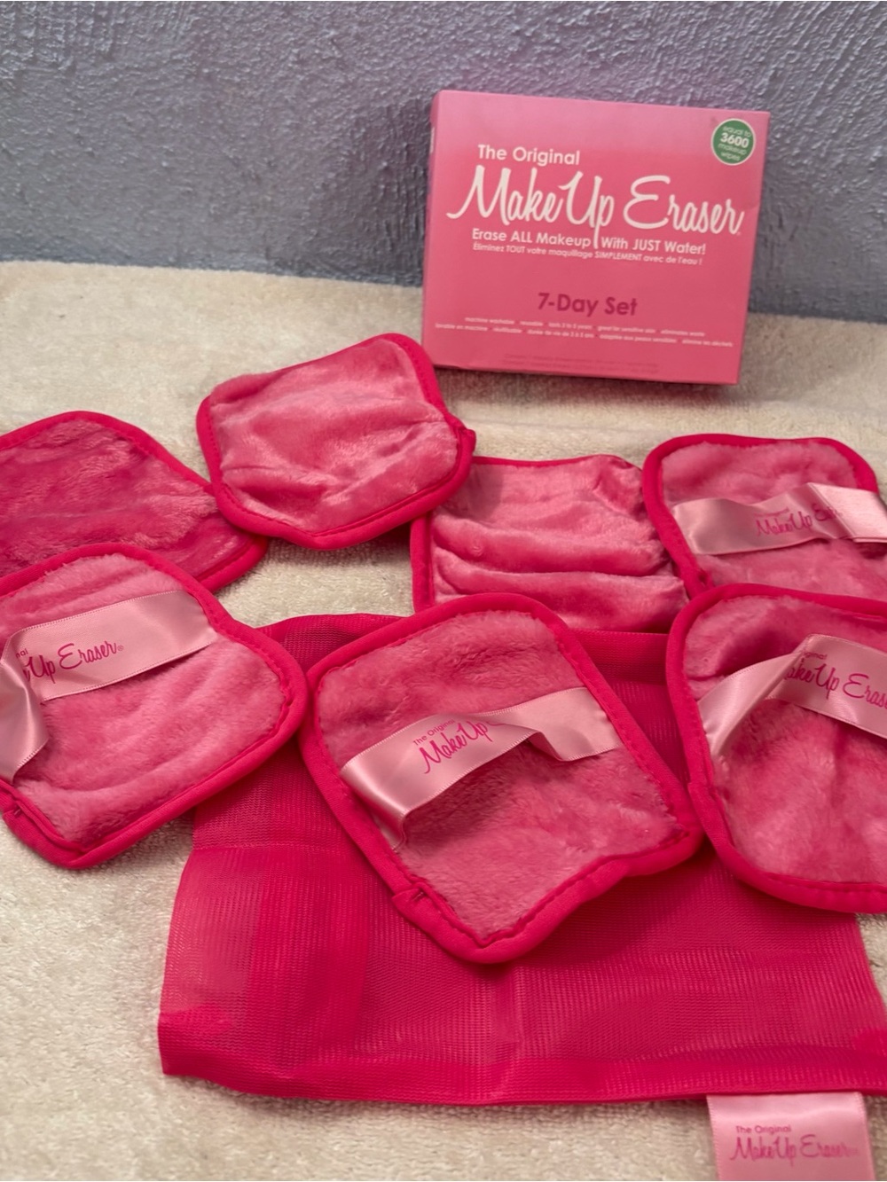MakeUp Eraser Hot Pink 7 Day Set NEW,  Makeup Remover Pads - 7 Pack